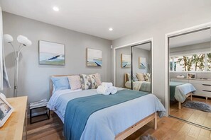 Interior - Marbella Lane - Chic Abode w Mountain Skyline (Pacifica)