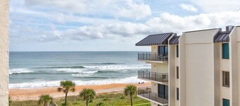 Sunny Ormond Beach SOB Condo, Pool, No Drive Beach