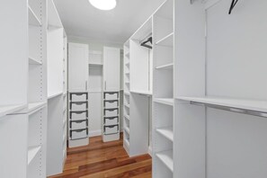 Interior - Marbella Lane - Buckingham Place Laundry P (Pacifica)