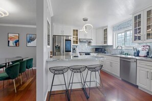 Interior - Marbella Lane - Buckingham Place Laundry P (Pacifica)