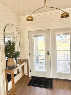 Interior - 6-bedroom cabin-lake access .5 mile-hot tub-sauna-6' spiral slide-Modern Comfort (Island Park)