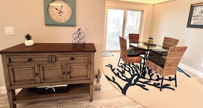 2112 Landfall Way