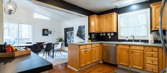 306 Jason Court, Woodstock