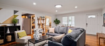 306 Jason Court, Woodstock