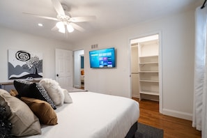 Interior - 306 Jason Court, Woodstock (Woodstock)
