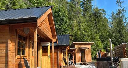 Garden Bay Hideaway Glamping - 2 Bunkie Cabins Site