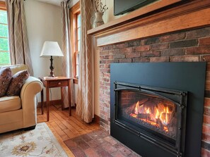 Interior - 36gc Cannon ski Cottage 10 Minutes From Franconia Fire Pit, Wifi, Laundry! Pet Friendly (Franconia)