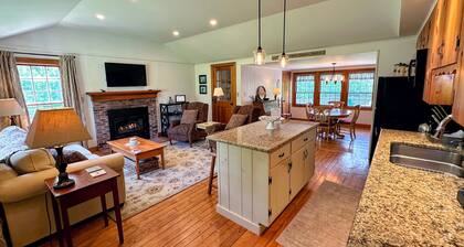 36gc Cannon ski Cottage 10 Minutes From Franconia Fire Pit, Wifi, Laundry! Pet Friendly