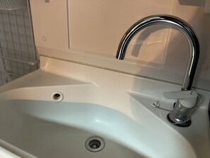 Hair dryer, bidet, towels, soap - Up to 9 people in a modern Japanese-style house / Direct access to Ikebukuro and Shibuya / Kotatsu in winter / Trip in a quiet residential area (板橋区小茂根)