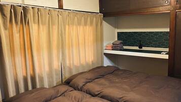 Iron/ironing board, free WiFi, bed sheets