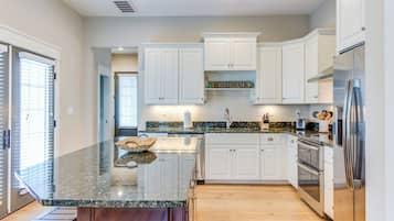 Villa (4 Bedrooms) | Interior