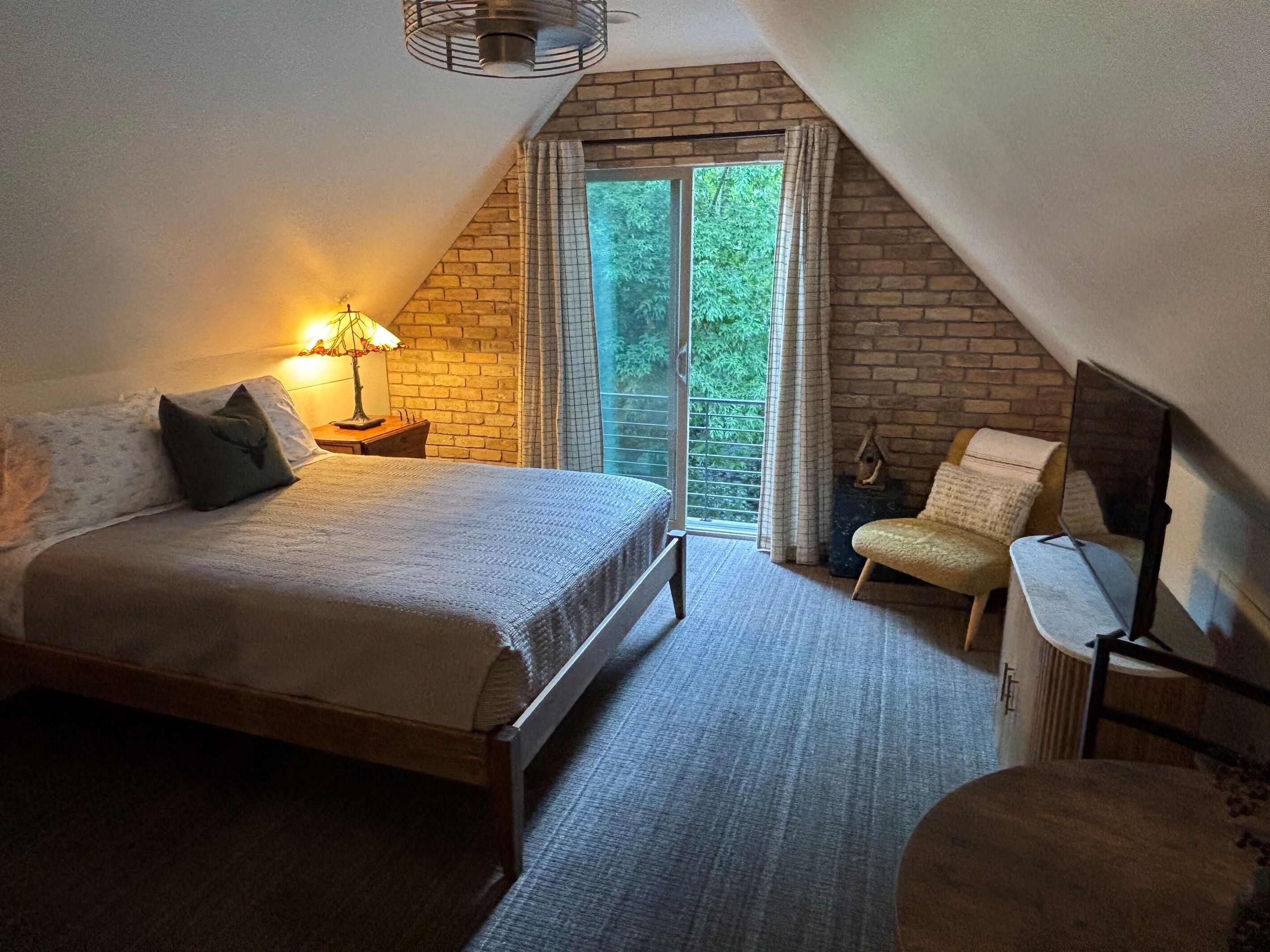 Bügeleisen/Bügelbrett, Reisekinderbett, kostenloses WLAN, Bettwäsche