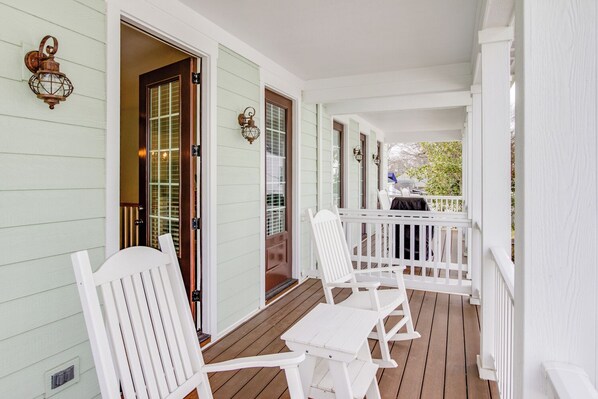 Villa (2 Bedrooms) | Interior - 410b The King Neptune House (Virginia Beach)