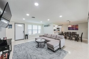 Interior - 4544 Auburn Ave (Fort Myers)