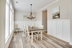 Villa (5 Bedrooms) | Interior - 519 The Great Neck House (Virginia Beach)