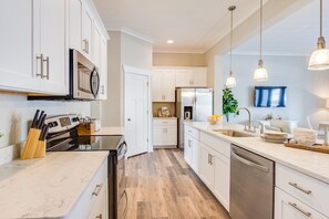 Villa (5 Bedrooms) | Interior - 519 The Great Neck House (Virginia Beach)