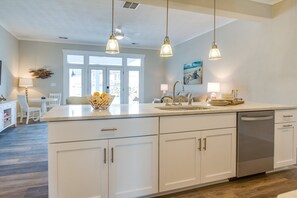 Villa (5 Bedrooms) | Interior - 519 The Great Neck House (Virginia Beach)