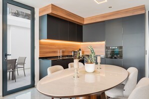 Dining - BHF Residences Luxe Family (Arco da Calheta)