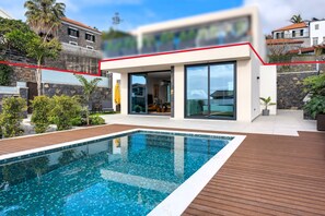 A heated pool - BHF Residences Luxe Family (Arco da Calheta)
