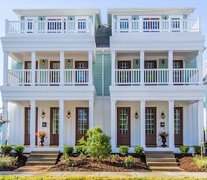 Villa (4 Bedrooms) | Front of property - 408a The Boardwalk House (Virginia Beach)