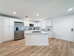 Talo (4 Bedrooms) | Sisätilat