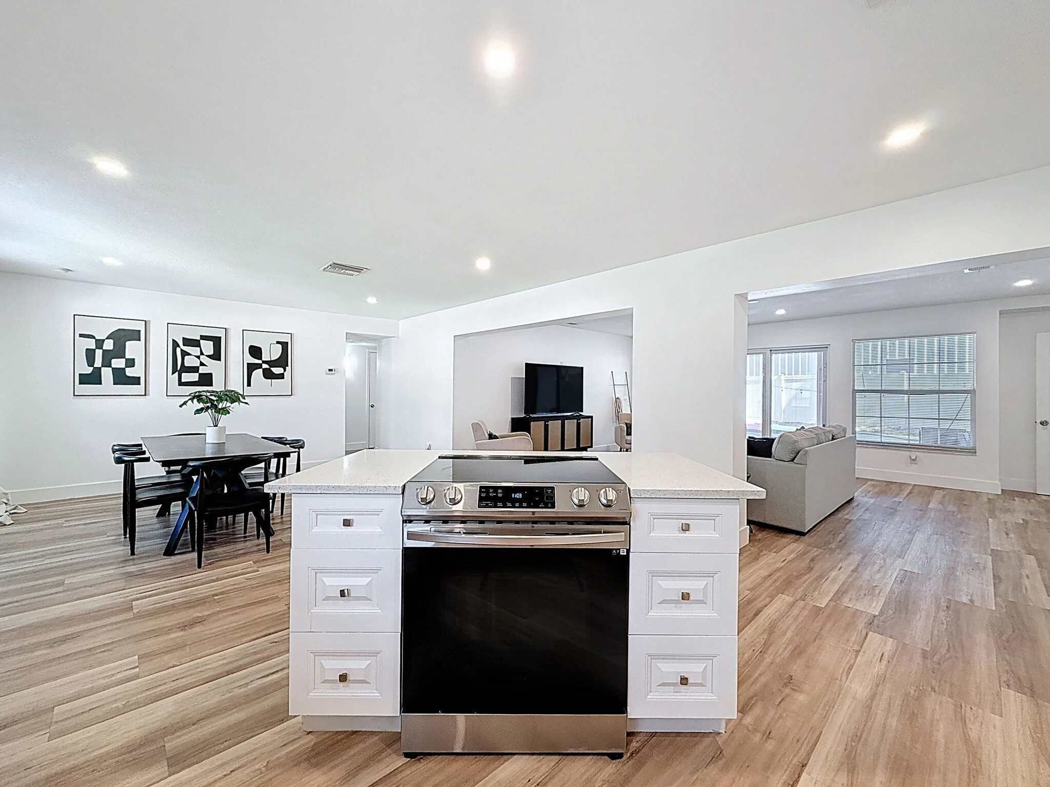 House (4 Bedrooms) | Interior