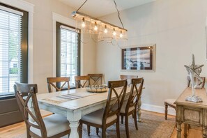 Interior - 412b The Chesapeake House Spacious 4 BR Townhouse Walking Distance to the Beach (Virginia Beach)