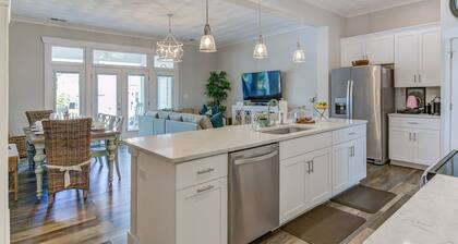 517 The Southend Pier House