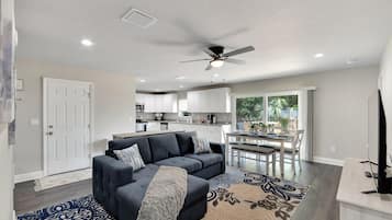 House (3 Bedrooms) | Living area | TV