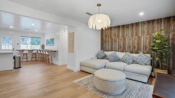 Talo (4 Bedrooms) | Sisätilat