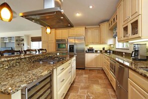 Interior - 8730 Dunmore Dr (Sarasota)