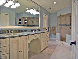 Interior - 8730 Dunmore Dr (Sarasota)