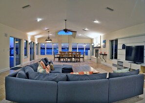 Interior - 8730 Dunmore Dr (Sarasota)