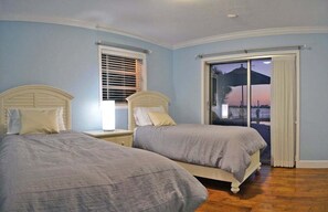 Interior - 8730 Dunmore Dr (Sarasota)