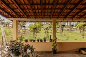 House, Smoking | 2 bedrooms - Ch Cara com Piscina e Churrasqueira em Lagoinha (Lagoinha)
