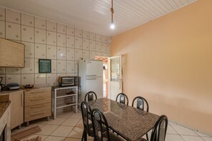 House, Smoking | 2 bedrooms - Ch Cara com Piscina e Churrasqueira em Lagoinha (Lagoinha)