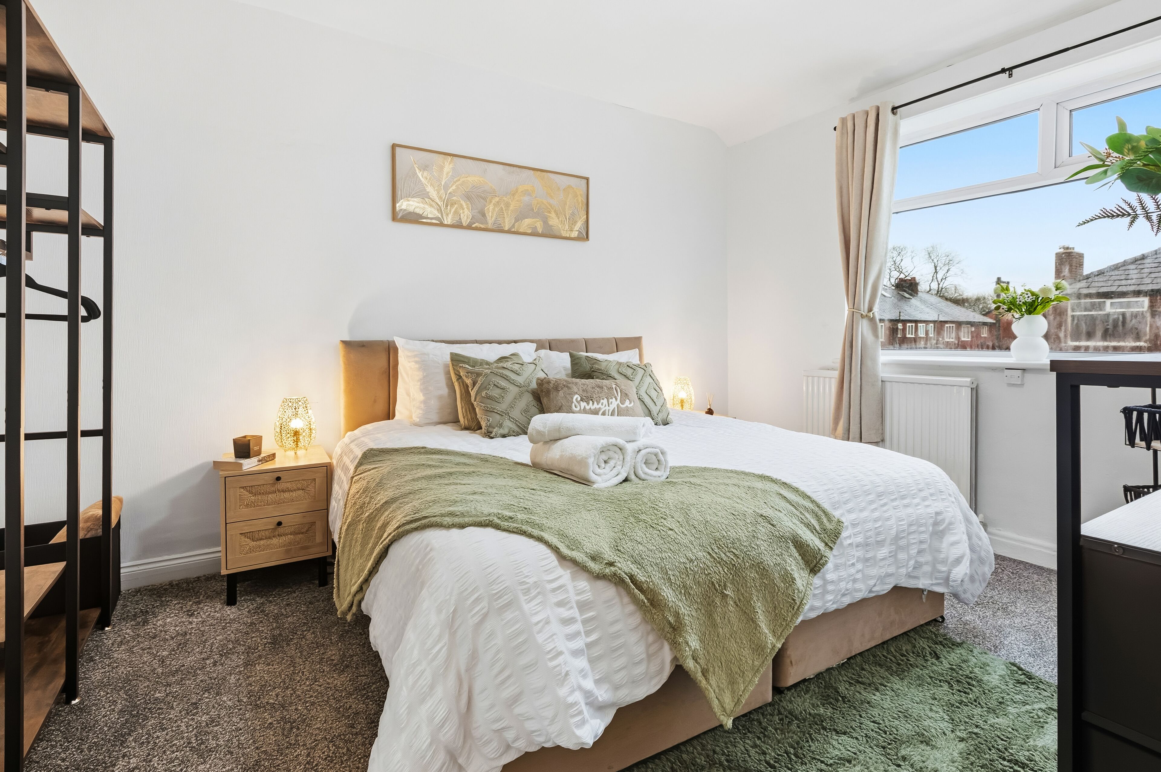 Iron/ironing board, WiFi, bed sheets