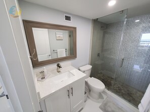 Interior - Alexander 1104 (Miami Beach)