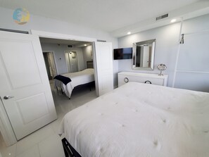 Interior - Alexander 1104 (Miami Beach)