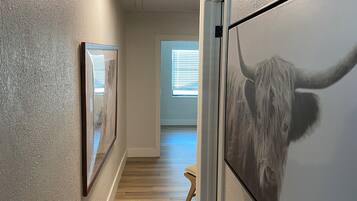 House (6 Bedrooms) | Interior