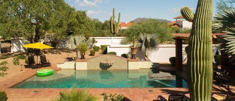 House (6 Bedrooms) | Front of property