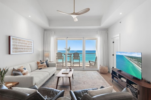 Completely Renovated Gulf-Front Top-Floor 2BR/2BA — Beach Views!