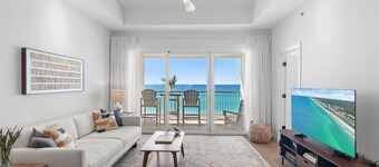 Completely Renovated Gulf-Front Top-Floor 2BR/2BA — Beach Views!