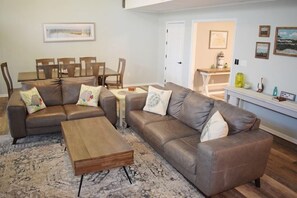 Smart TV - Coral Cove- Canalfront with Kayaks & Private Dock (Chincoteague)
