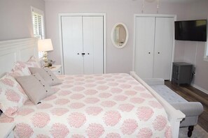 3 bedrooms, free WiFi - Coral Cove- Canalfront with Kayaks & Private Dock (Chincoteague)