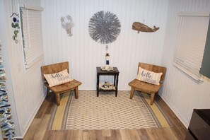 Interior - Coral Cove- Canalfront with Kayaks & Private Dock (Chincoteague)