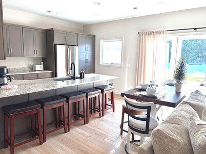 New! Beautifully appointed 3-bedroom townhome 30 min from Purdue - Remington IN