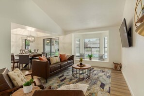 Interior - Beverly Scottsdale (Scottsdale)