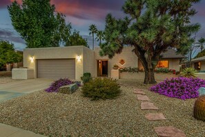 Interior - Beverly Scottsdale (Scottsdale)
