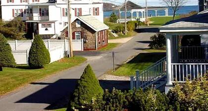 Cozy Cottage by the Sea - Y672